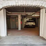 Apartment 3v21 *
